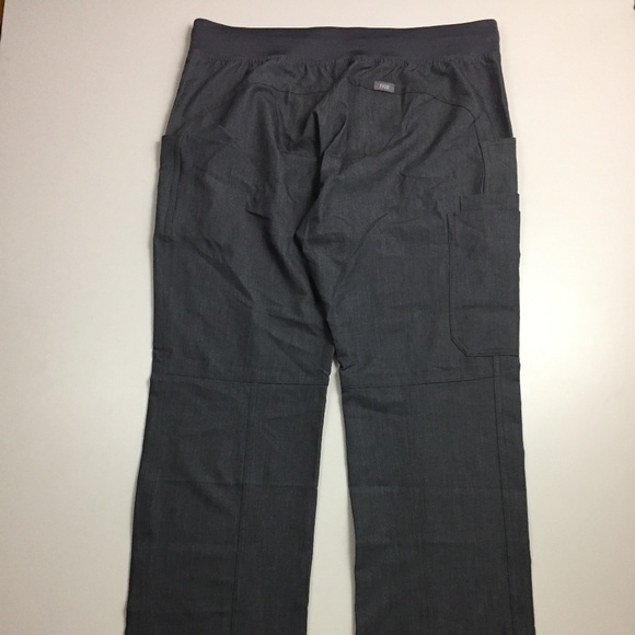 NWT FIGS KADE CARGO Gray Moisture Wick Scrubs Pant - Picture 7 of 8